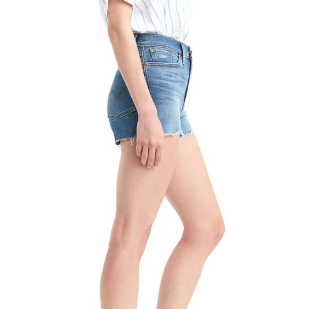 Levi's High-Rise Denim Cut-off Shorts in Sapphire Dust Size 28 - Picture 3 of 9